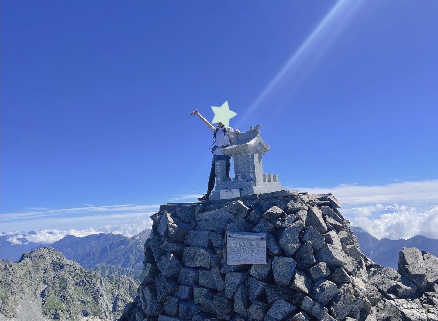 奥穂高岳・ソロ登山②】2日目。涸沢→ザイテングラート→穂高岳山荘→奥穂高岳山頂 | Happy Run